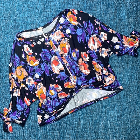 Free People Keepin' On Tee Tropical Floral Print Long Sleeve Blouse - Picture 5 of 8